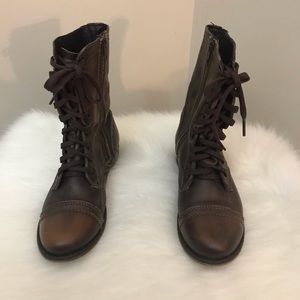 Steve Madden Shoes - Steve Madden size 6 boots Steve Madden Shoes - Steve Madden size 6 boots